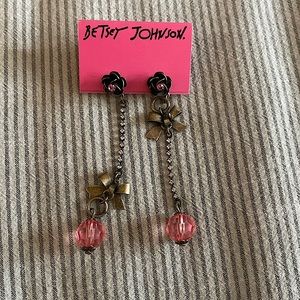 Vintage BETSY JOHNSON Dangle Earrings ✨💞